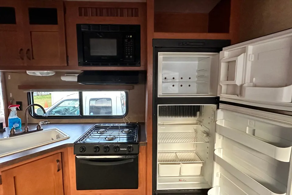 RV Rental - Beach Chicken 4