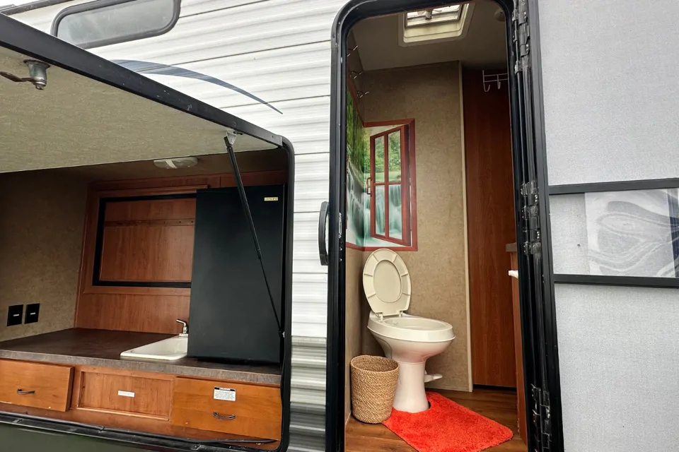 RV Rental - Beach Chicken 4