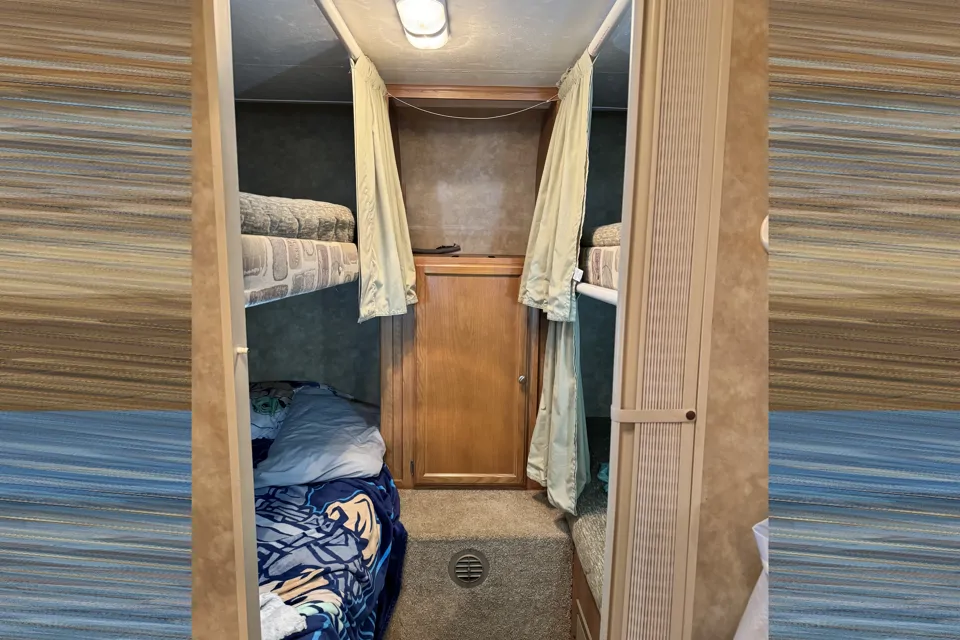 RV Rental Beach Chicken 5 Bunkhouse