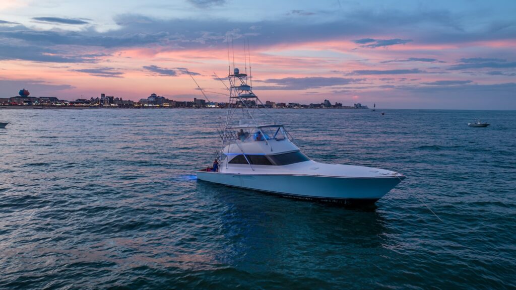 boat-coming-to-shore